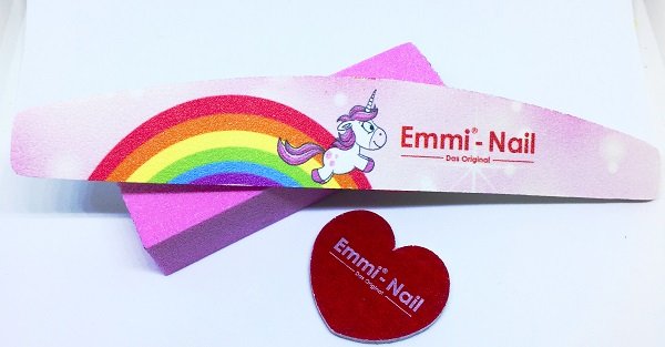 Emmi Nails traumhafte Nailart auf Label Love