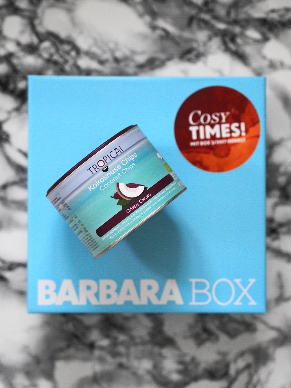 Heute stelle ich euch in meinem Blog den vielseitigen und hochwertigen Inhalt von der aktuellen Barbara Box Cosy Times näher vor
