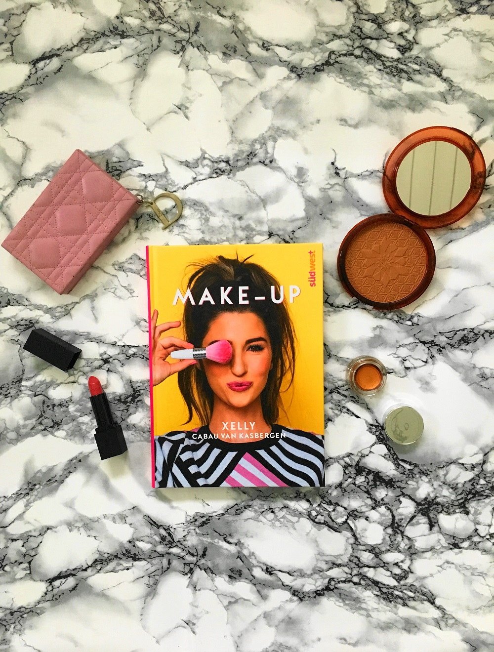 Buch "Make up" vom MUA Xelly Cabau Van Kasbergen