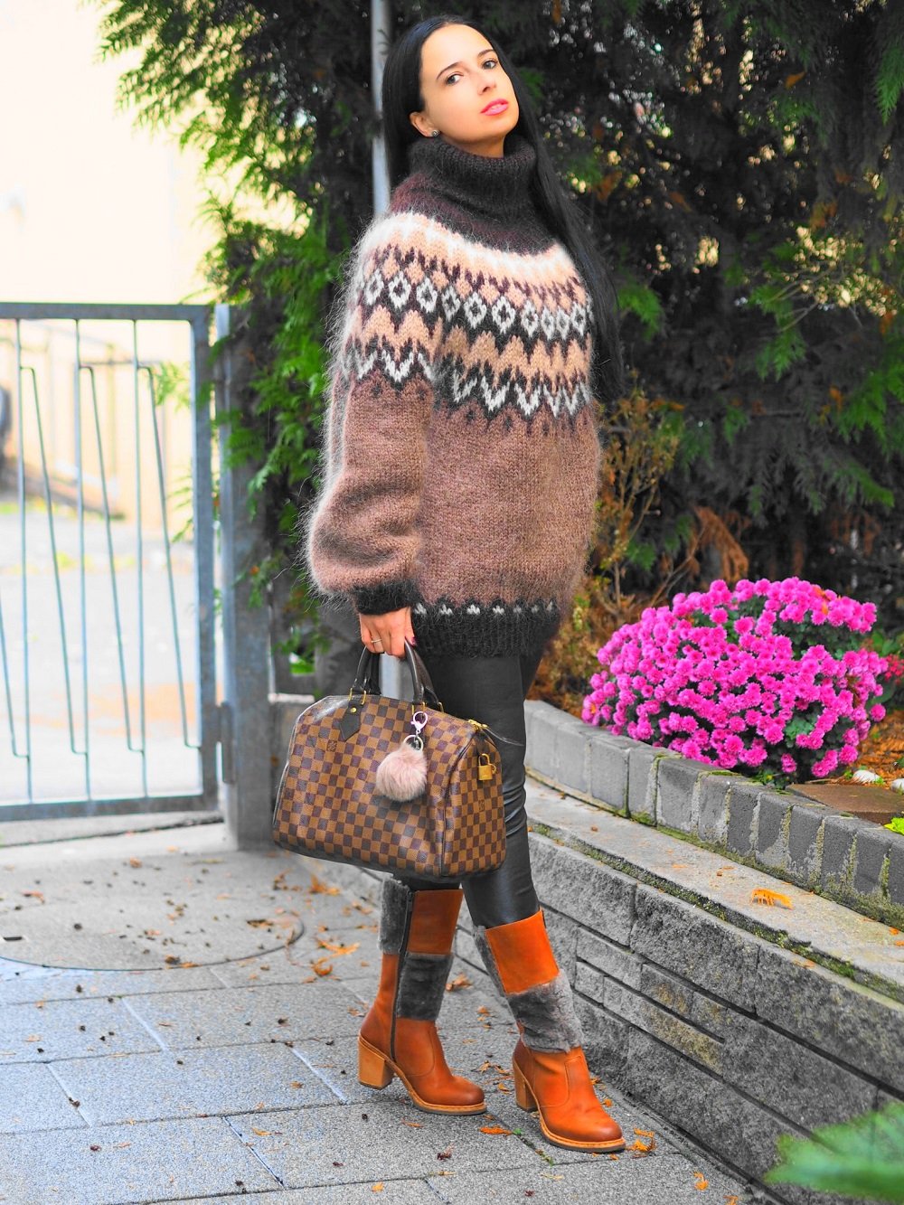Heute zeige ich auf meinem Blog einen Islandpullover von Supertanya Knitwear, den ich zu eleganten Brauntönen kombiniert habe und erzähle seine Geschichte