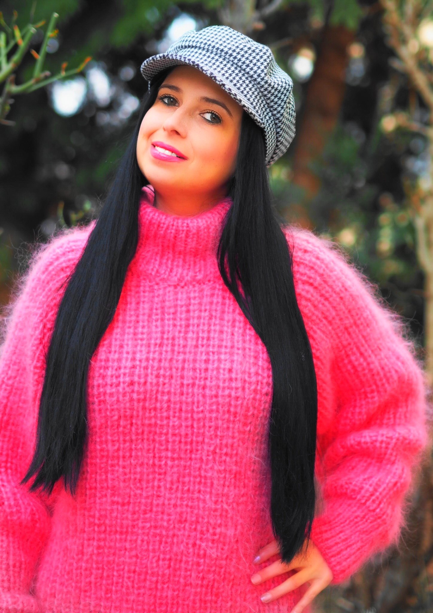 Heute zeige ich dir auf meinem Blog einen wunderschönen rosa Mohair Pullover von SuperTanya und erzähle alles über die Eigenschaften der luxuriösen Wolle