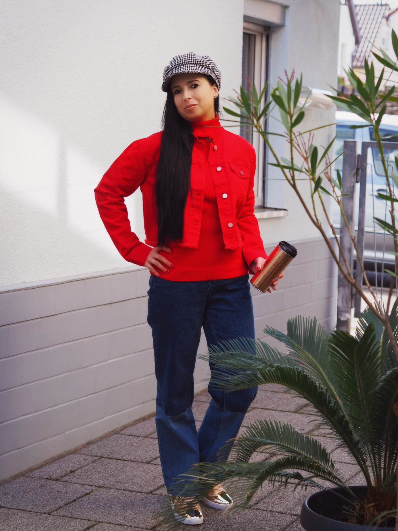Heute habe ich für euch auf meinem Blog einen tollen Rabattcode von NA-KD und zeige einen 70er Jahre Komplett Look mit Jeans von der stylischen Modemarke