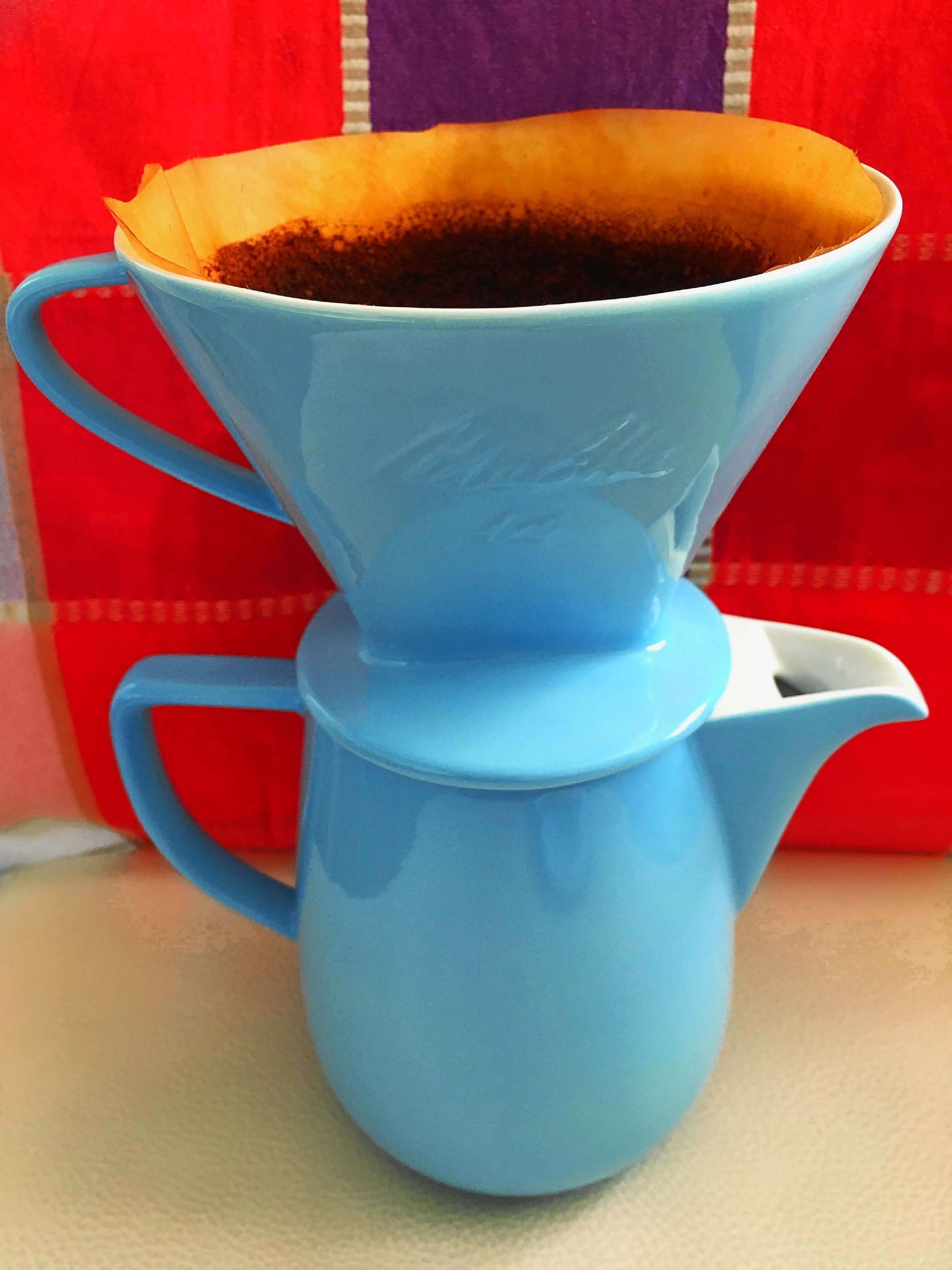 Heute zeige ich euch das stylische Melitta-Filter von Friesland Porzellan, erzähle die Geschichte des Kaffeefilters und gebe Tipps für`s perfekte Pour-Over