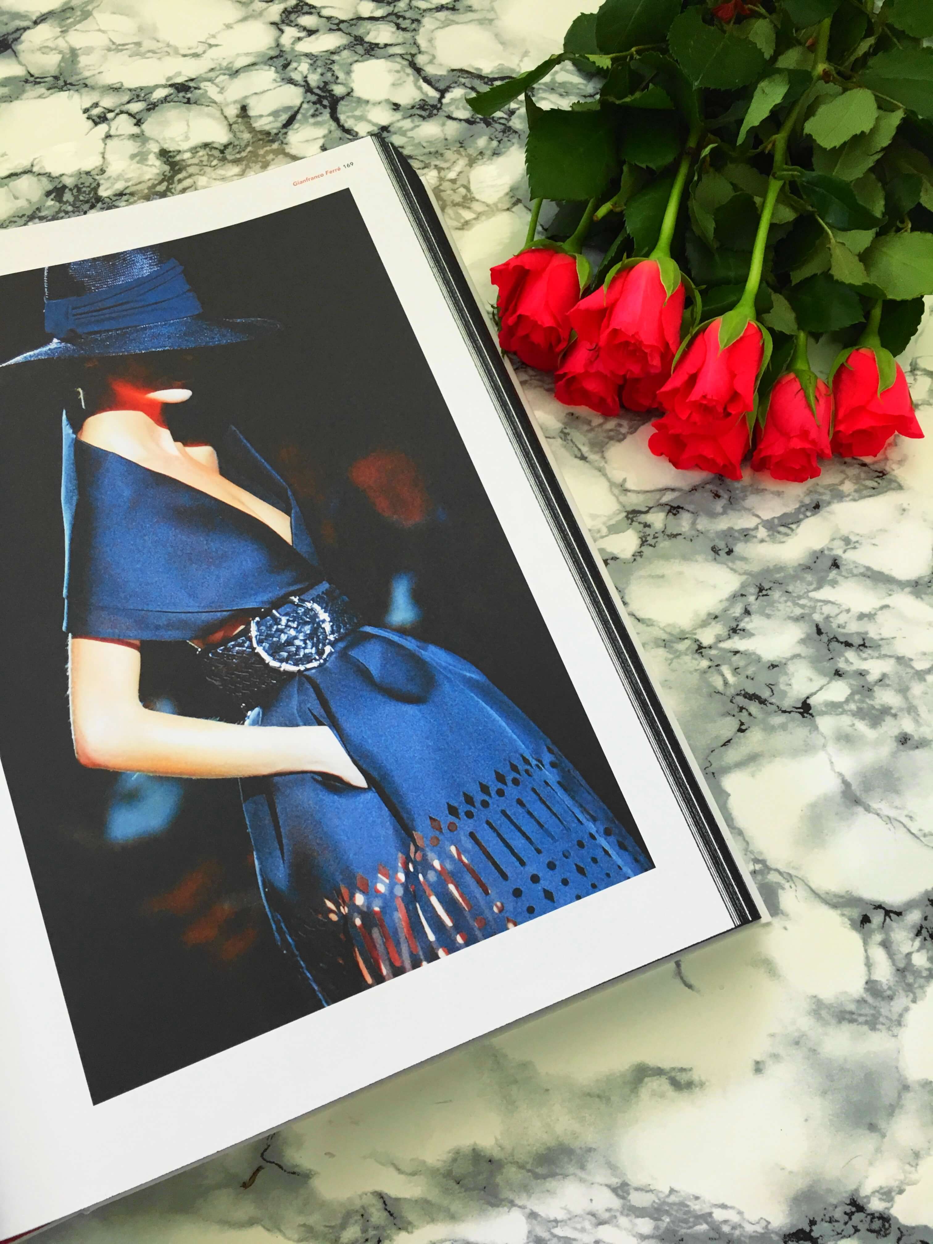 Heute stelle ich euch den für jede Fashionista unverzichtbaren Bildband "Mode - Designer, Stile, Looks aus 150 Jahren" von Arianna Piazza auf dem Blog vor