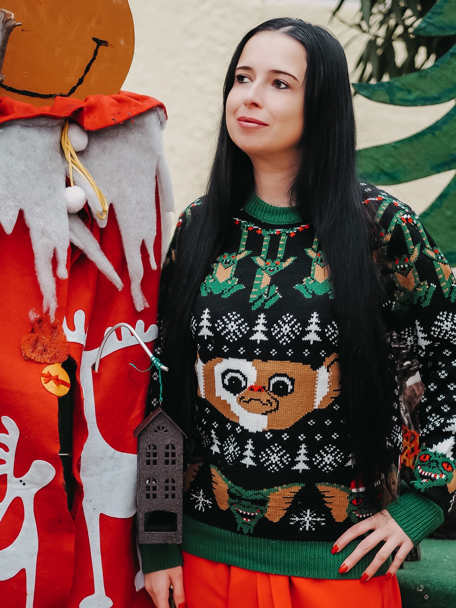Der top Trend der kultigen Ugly Christmas Sweater erobert die Welt im Handumdrehen. heute möchte ich euch meinen Gremlins Pulli von Middle Of Beyond zeigen.