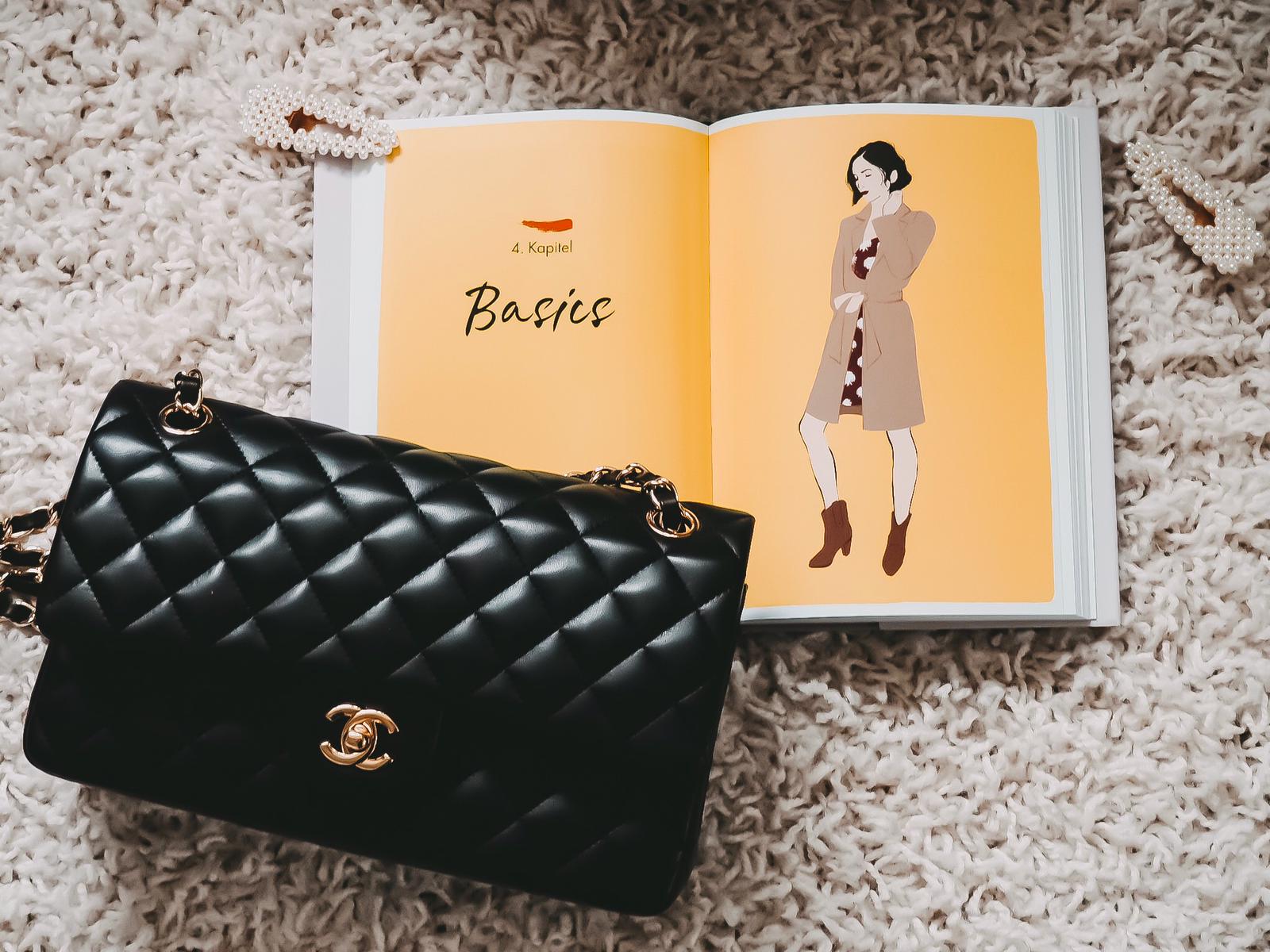 In dem Buch "Dress like a Parisian" findet ihr tolle Tipps zum Zusammenstellen von Mode-Kombis wir eine Französin. HIER mehr vom Pariser Chique Ratgeber !