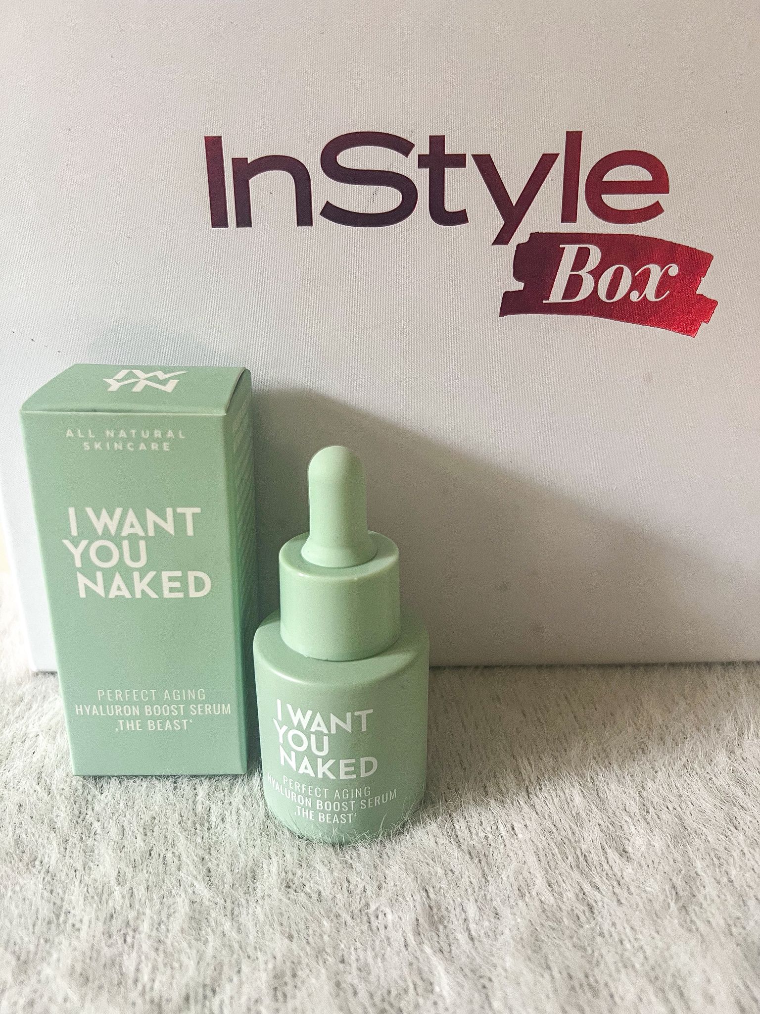 Power-Serum „The Beast“ von I Want You Naked aus der InStyle Box Herbst 2025 – vegane Gesichtspflege mit Hyaluron und Koffein.