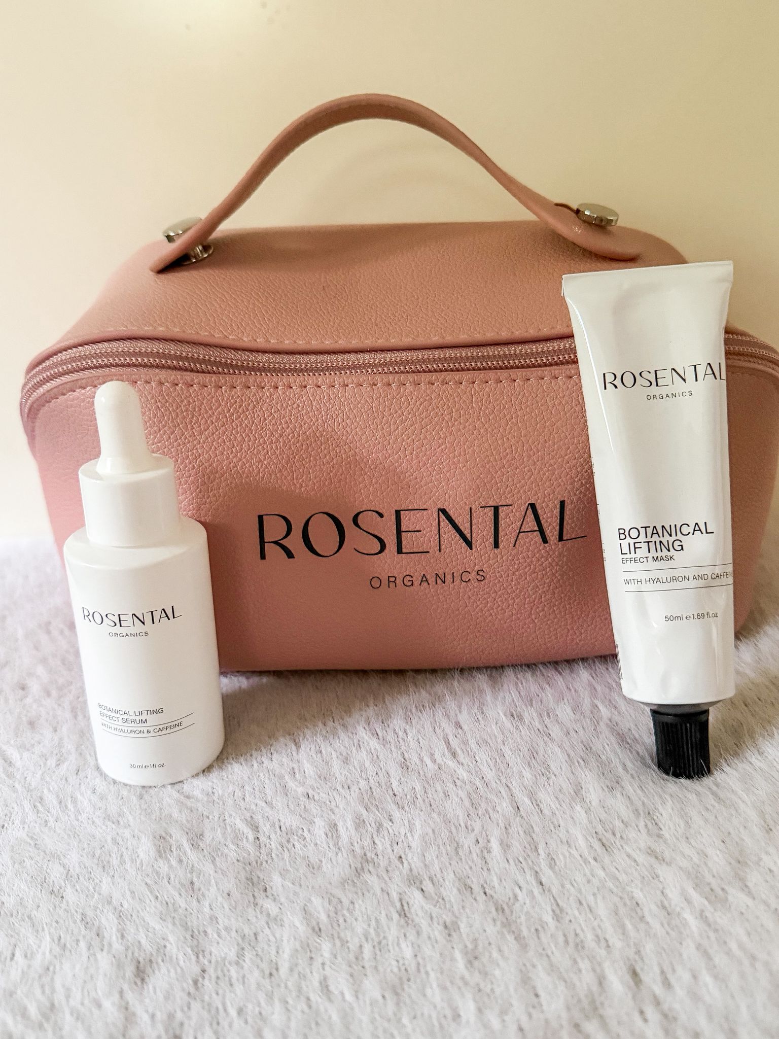 Botanical Lifting Effekt von Rosental – mehr Glow und Feuchtigkeit Strahlendes Hautbild durch moderne Rosental Pflege