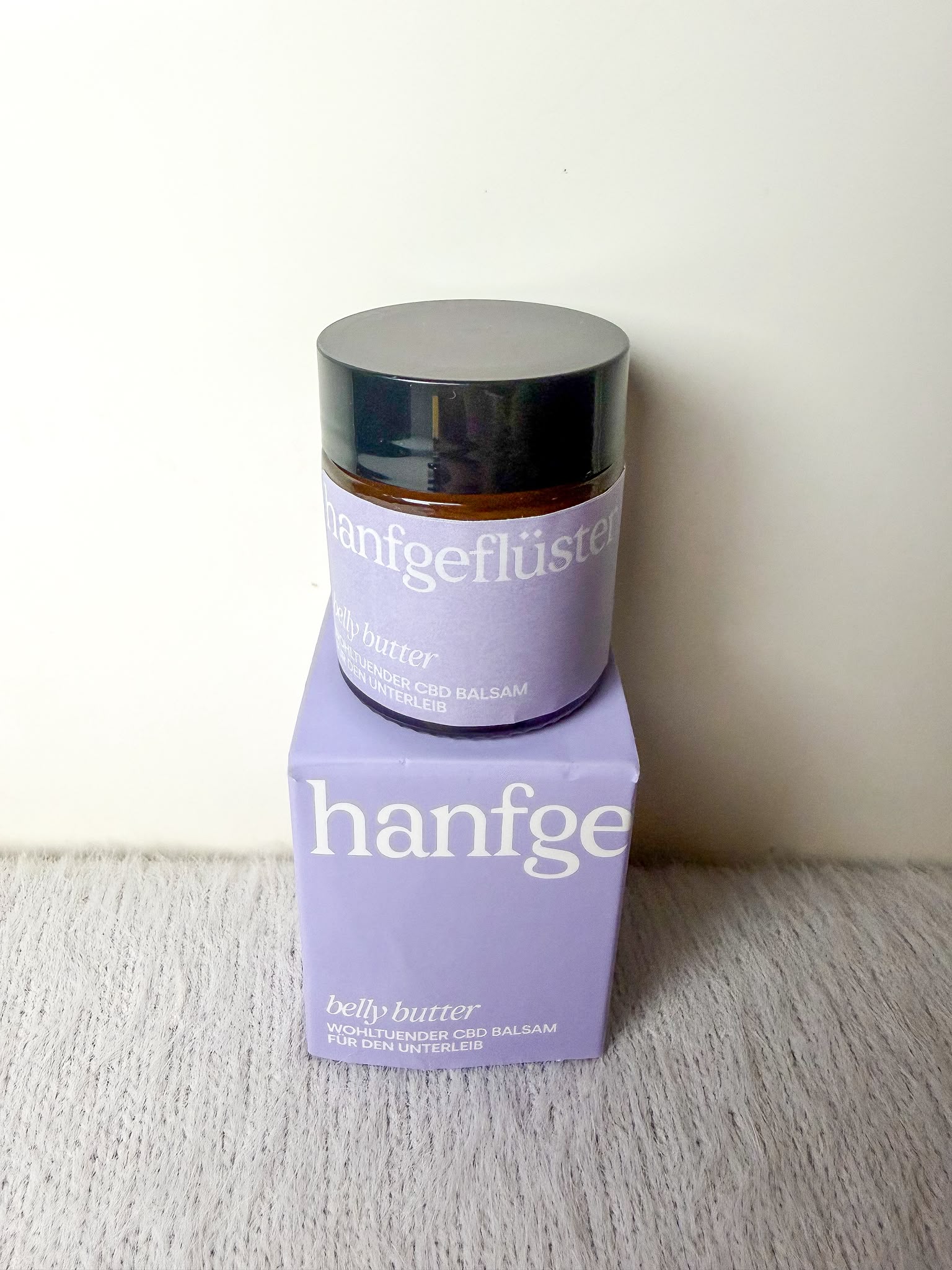 Hanfgeflüster Belly Butter – 15 % Rabatt mit Code LABELLOVE15 Hanfgeflüster Belly Butter für sanfte Körperpflege und Bauchmassagen – mit Rabattcode LABELLOVE15 15 % Rabatt sichern.